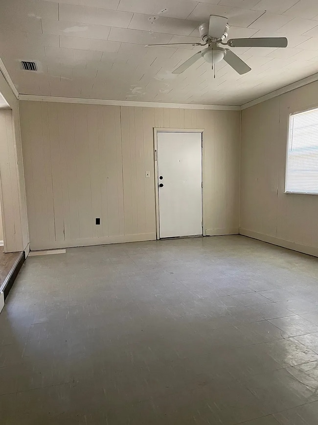 Building Photo - 4225 NW 21st Dr