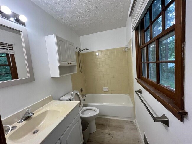 Building Photo - 3378 Mountain Hollow Dr