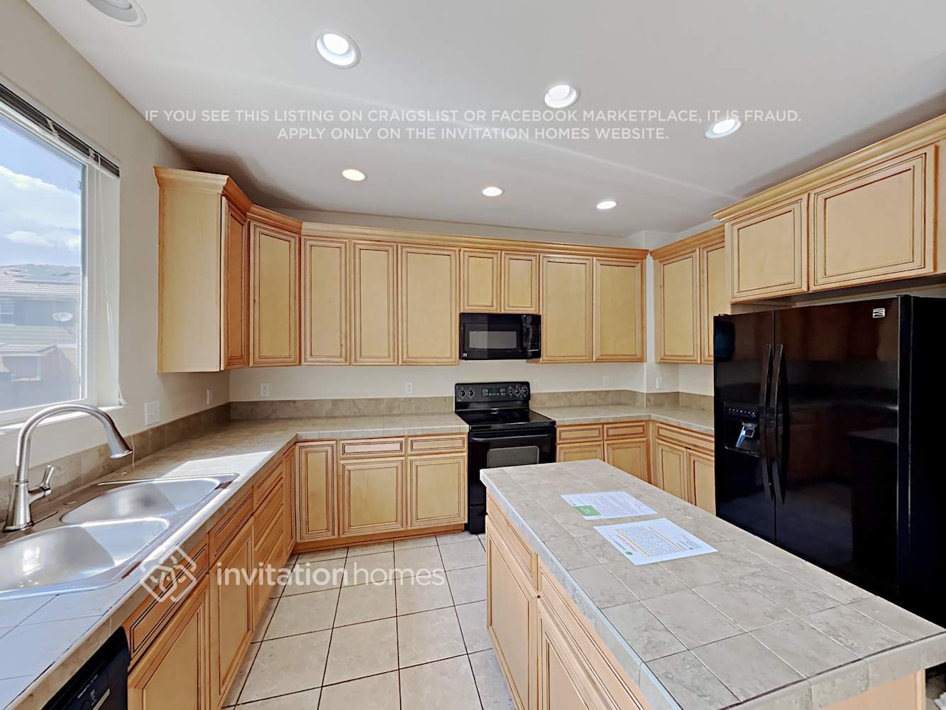 Building Photo - 11027 Chesmore St