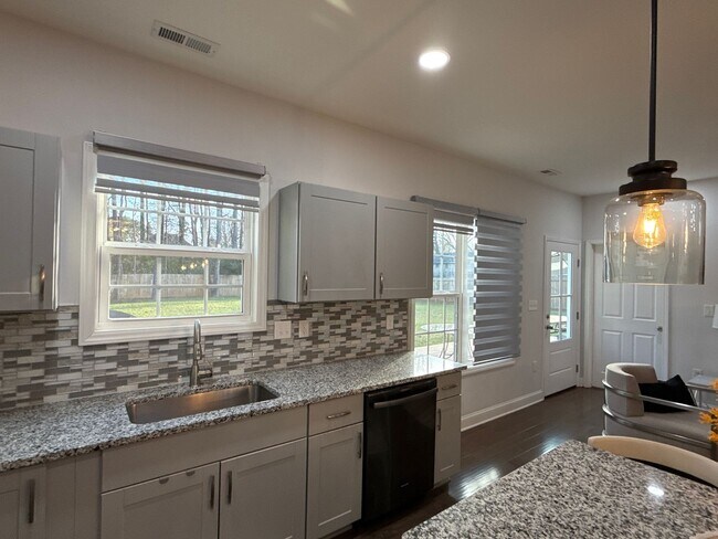 Building Photo - T.R. Lawing Realty Property