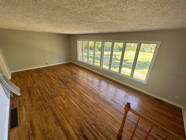 Building Photo - 1516 Schuff Ln