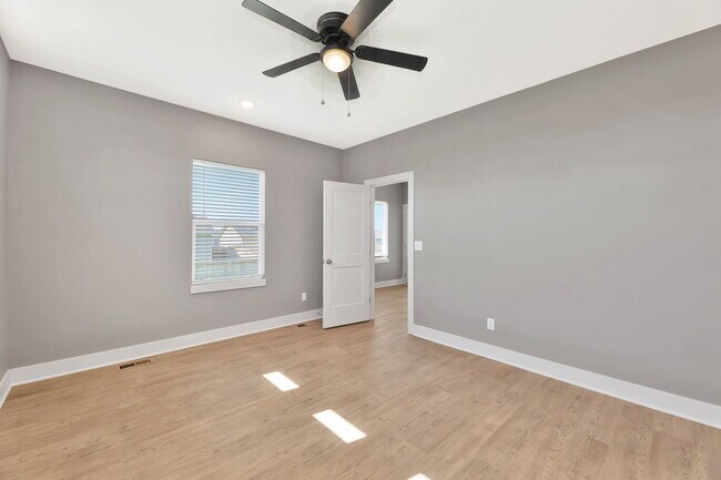 Building Photo - 969 W Long Path Ct