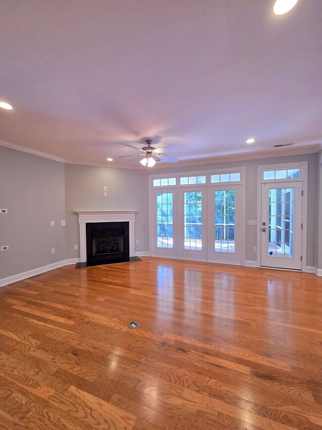 Building Photo - TOWNHOMES AT HOLLY GLEN - Gorgeous townhom...