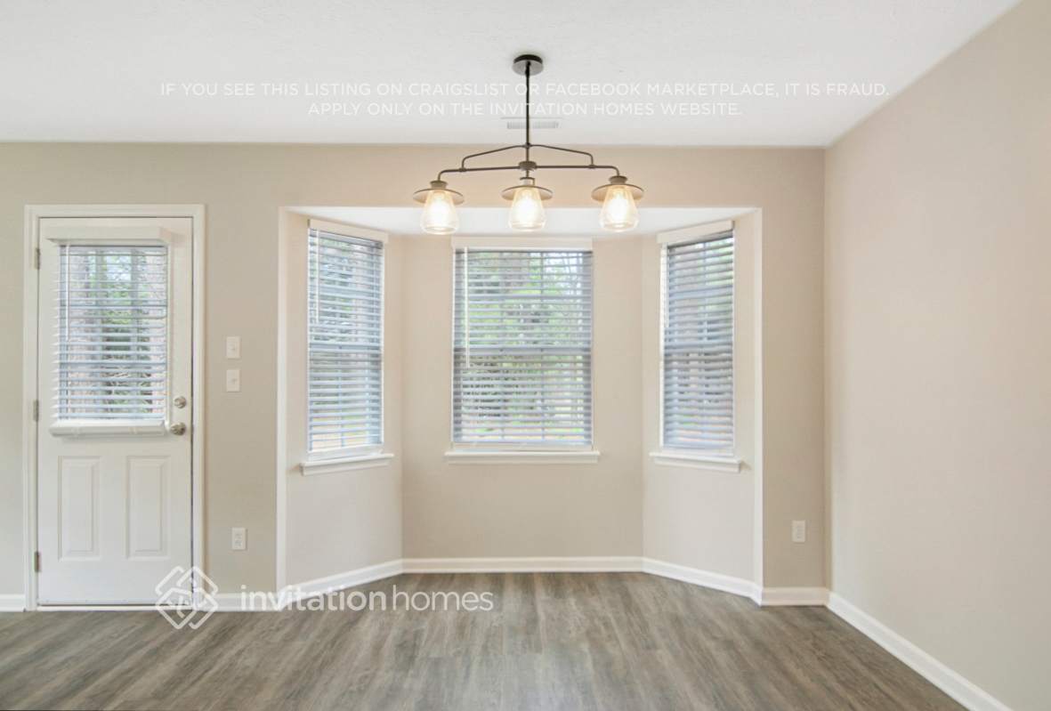 Building Photo - 2831 Bombay Dr