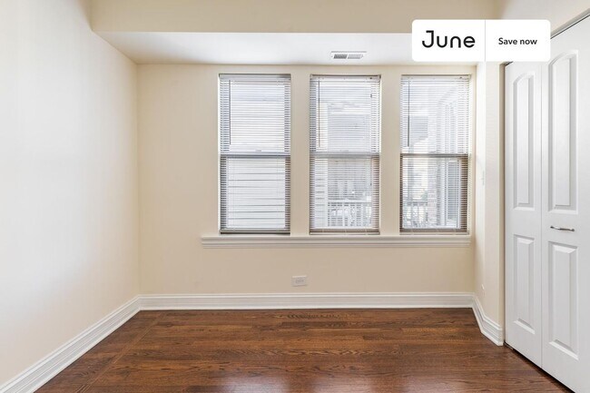 Building Photo - 3743 N Albany Ave