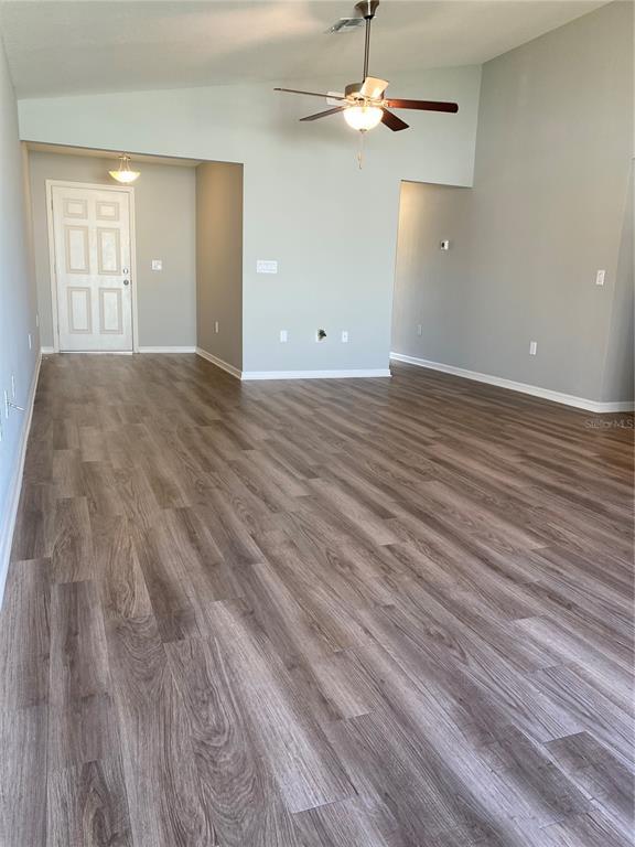 Building Photo - 217 Cascara Ln