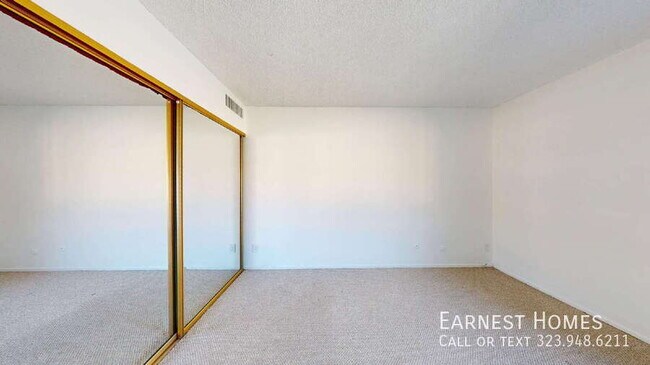 Building Photo - 5460 White Oak Ave