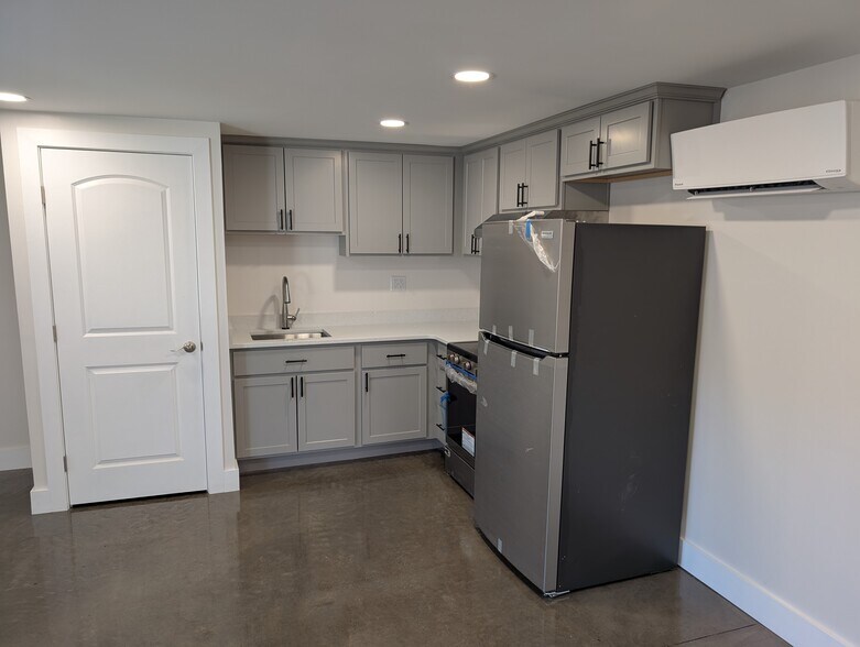 Building Photo - 1611 US-11