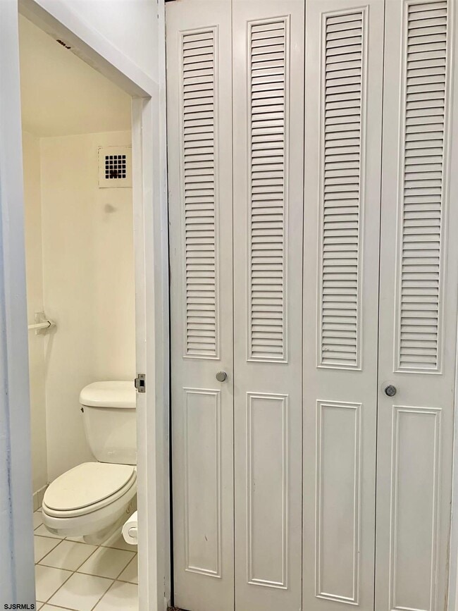 Building Photo - 101 S Plaza Pl