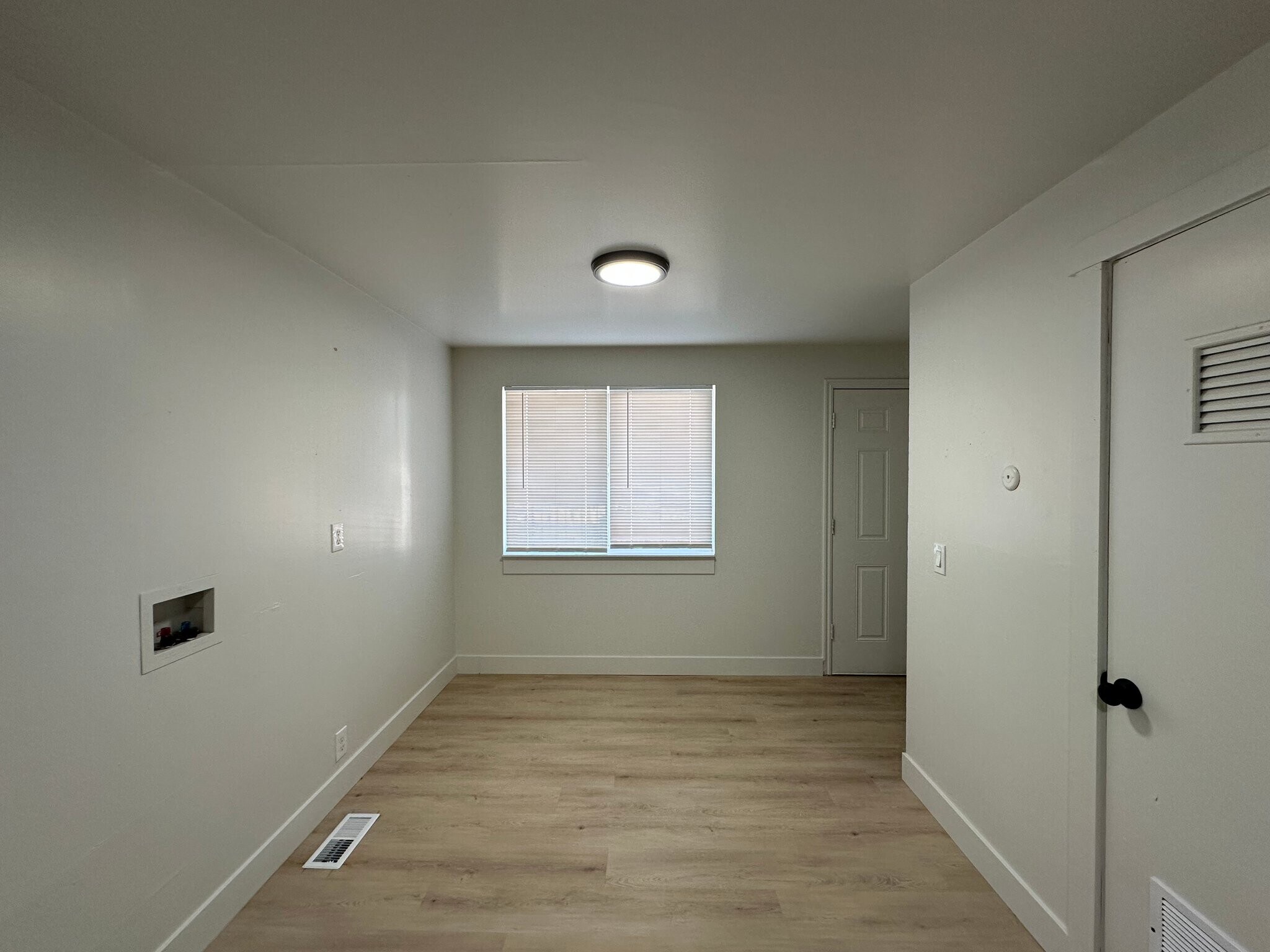 Building Photo - 1340 S 200 E