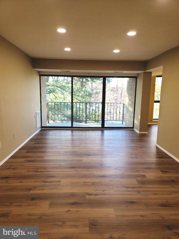 Building Photo - 2068 Royal Fern Ct