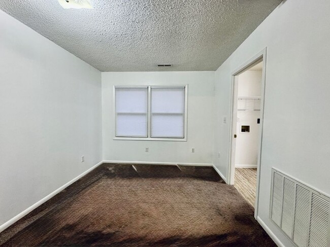Building Photo - 169 Butterfield Cir