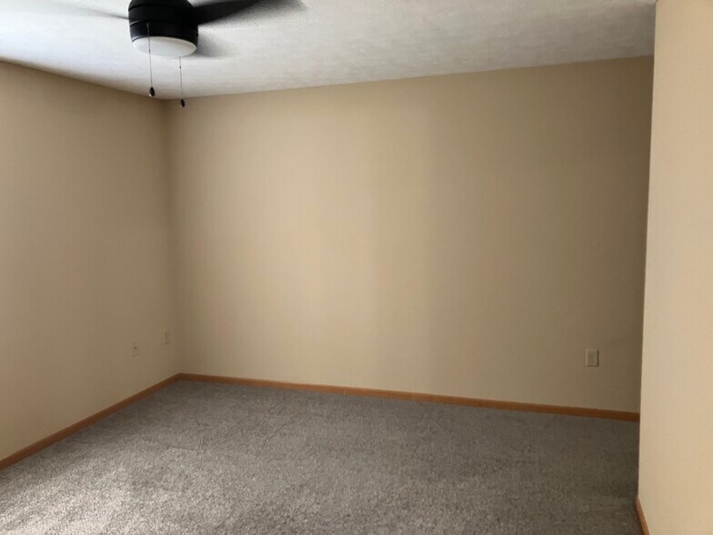 Building Photo - 1046 Laurel Tree Ct