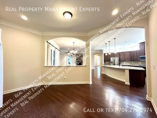 Building Photo - Spacious 5BR/3.5BA Home in Mooresville!