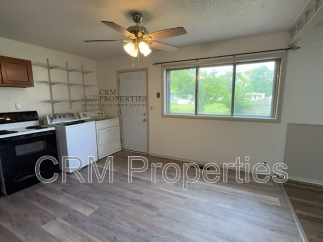 Building Photo - 814 Maumee Dr