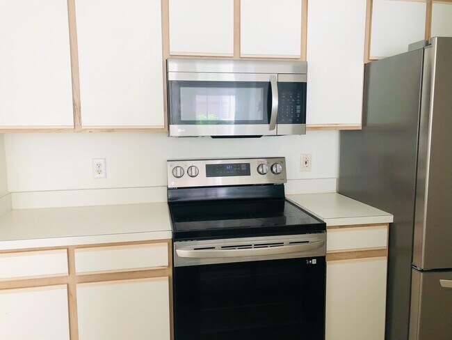 Building Photo - 2200 Key W Ct