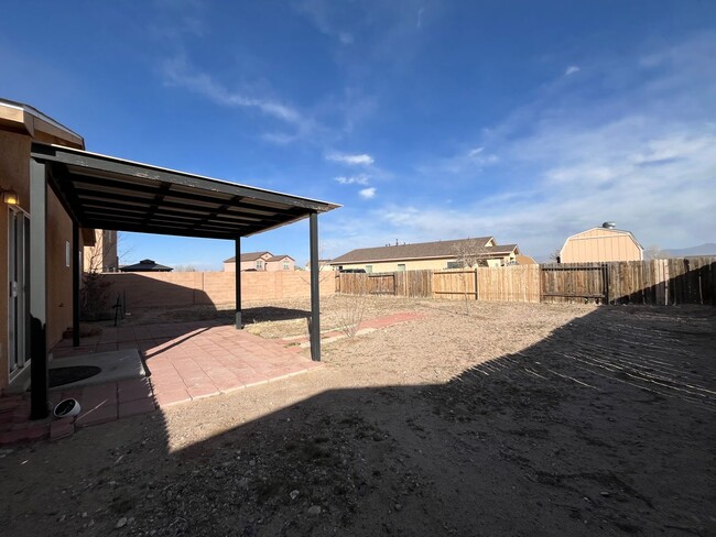 Building Photo - Lovely 2 Bedroom 2 Bathroom Located In Los...