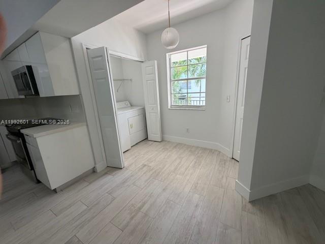 Building Photo - 3245 NE 184th St