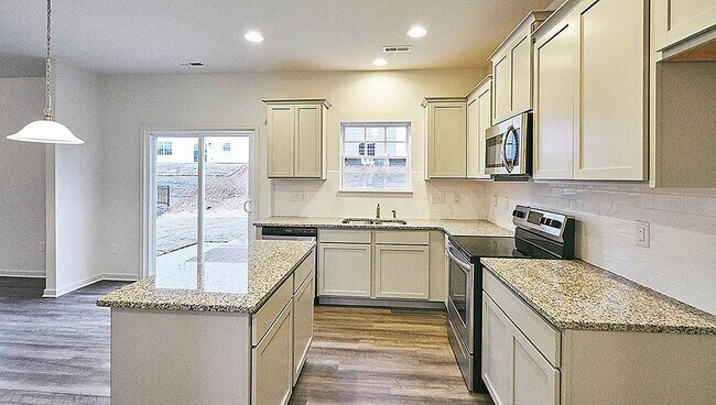 Building Photo - Room in Single Family Home on N Great White Way