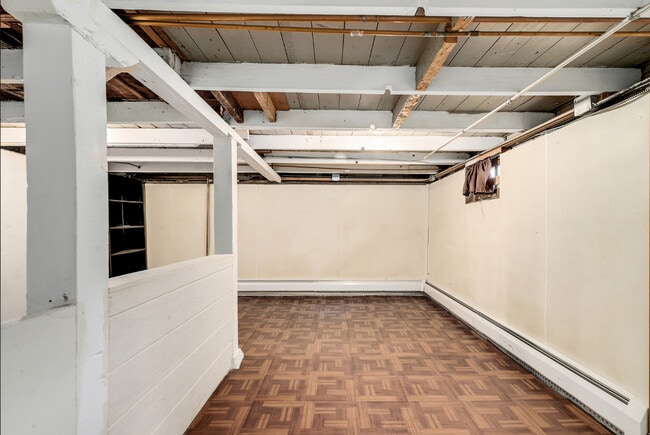 Building Photo - 519 N Park St