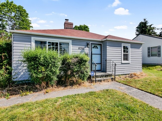 Primary Photo - 2 Bed and 1 Bath Charming Single-Family Ho...
