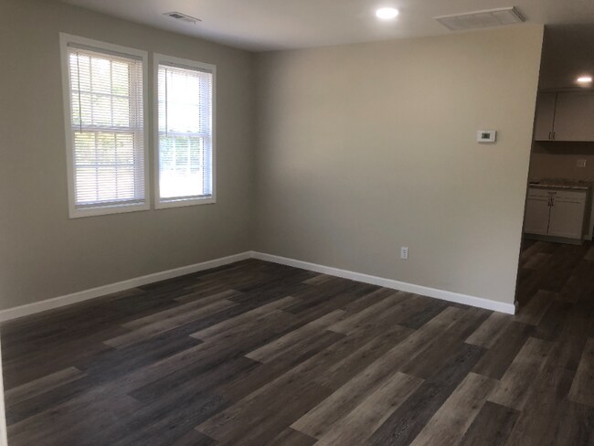 Building Photo - 381 Big Hill Rd