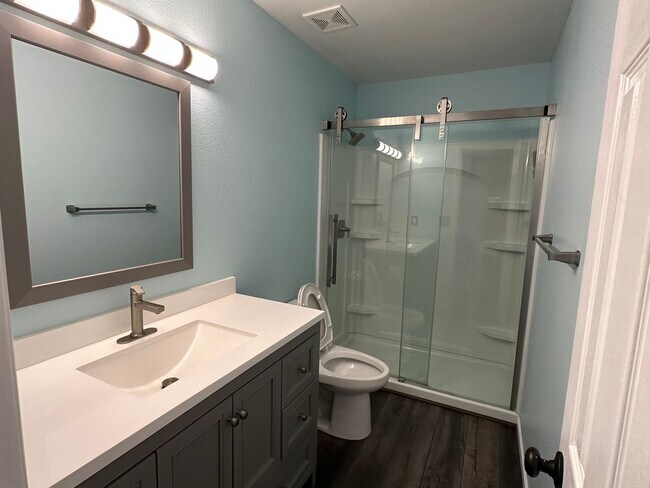 Building Photo - 3BD 3Bath Updated Home in Great Condition!