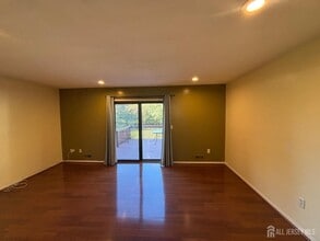 Building Photo - 115 Dunham Ave