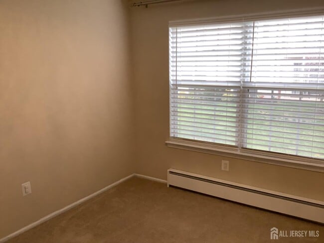 Building Photo - 404 Plymouth Rd