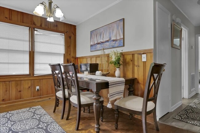 Building Photo - 236 Spruce Dr