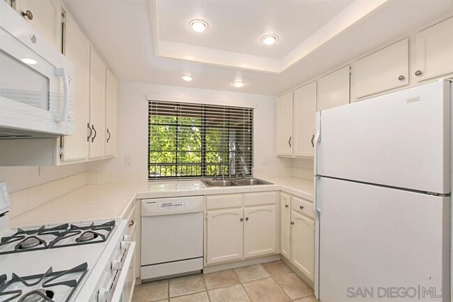 Building Photo - 3541 Voyager Cir