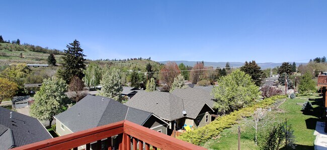 Building Photo - 2539 Jordan St