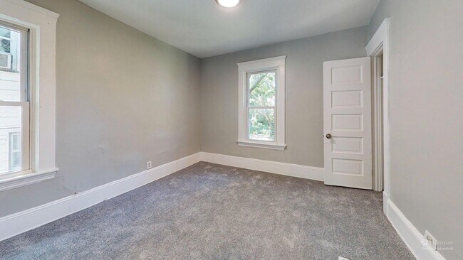 Building Photo - Cudell/West Blvd neighborhood; 4 bedroom/1 bath single family house for rent!