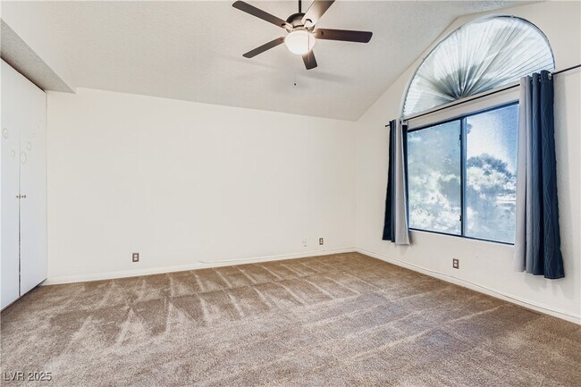 Building Photo - 3217 Symphony Dr