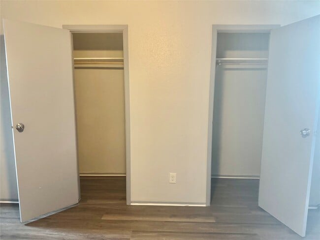 Building Photo - 1005 Spooner St
