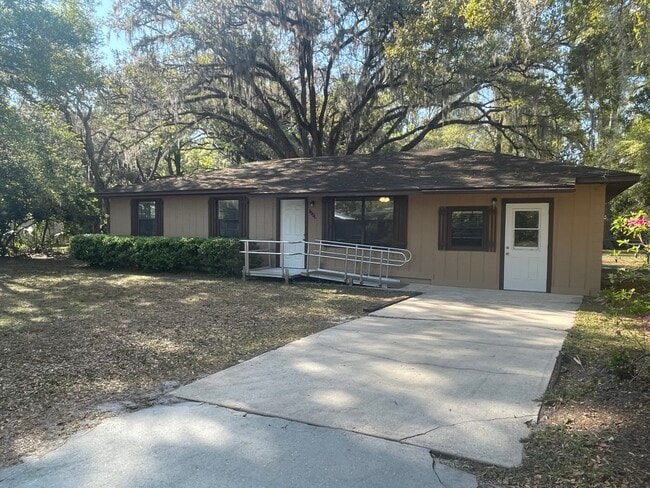 Building Photo - 1117 NW 16th Ave