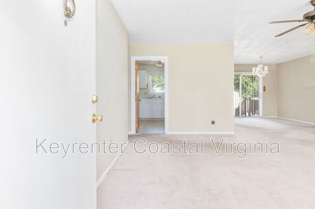 Building Photo - 726 Sunnywood Rd