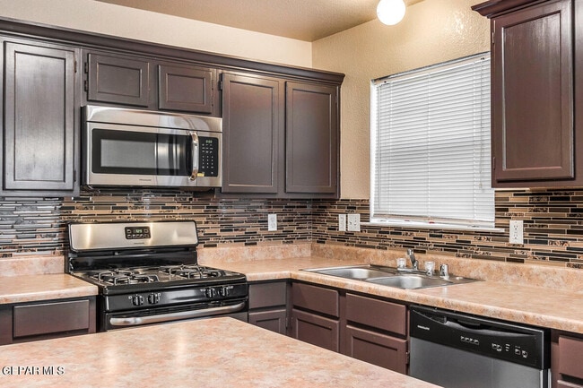 Building Photo - 10932 Duster Dr