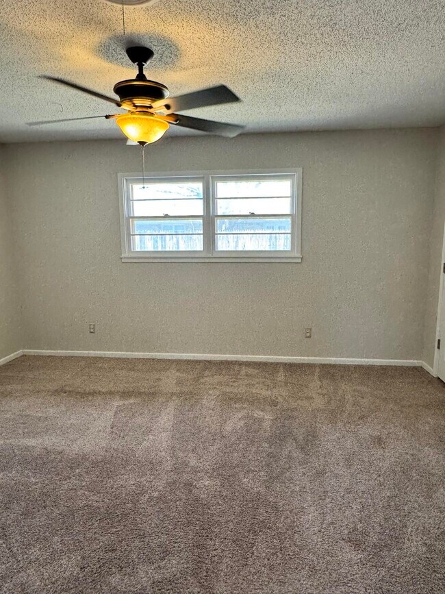 Building Photo - 5422 33rd St