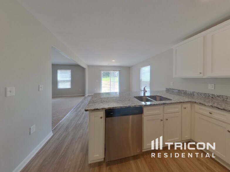 Building Photo - 494 Aubrey Wds Dr