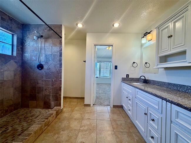 Building Photo - 16907 Dusty Mill Dr W