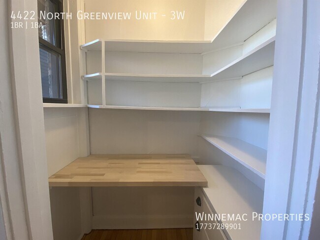 Building Photo - 4422 N Greenview Ave