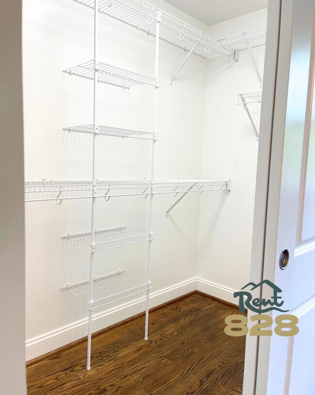 Building Photo - 726 Brookside Camp Rd