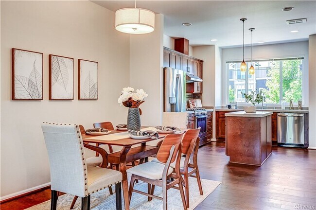 Building Photo - 3454 31st Dr