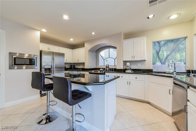 Building Photo - 10852 Fishers Island St