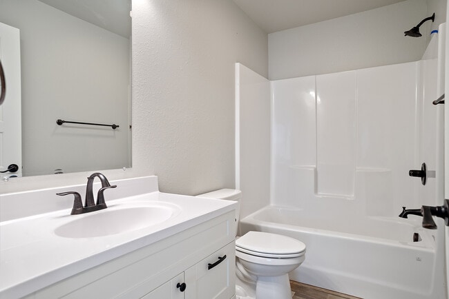 Building Photo - 405 Nighthawk Dr