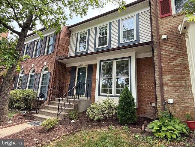 Building Photo - 5832 Apsley House Ct
