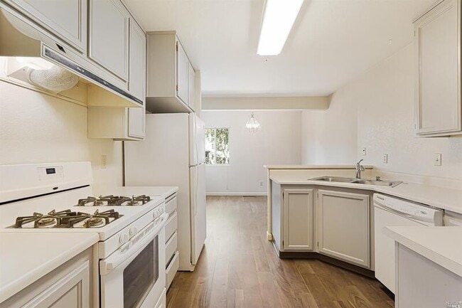 Building Photo - 7 Meridian Cir