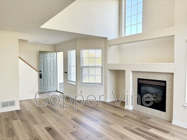 Building Photo - 930 Button Rock Dr