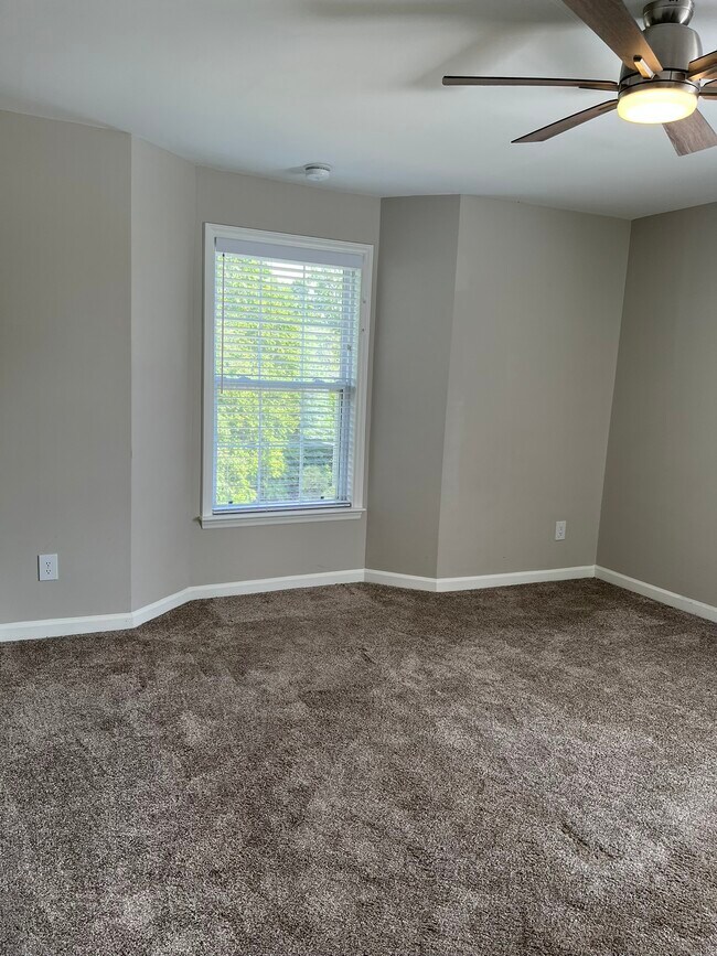 Building Photo - 3630 3B-3643 Morris Farm Dr